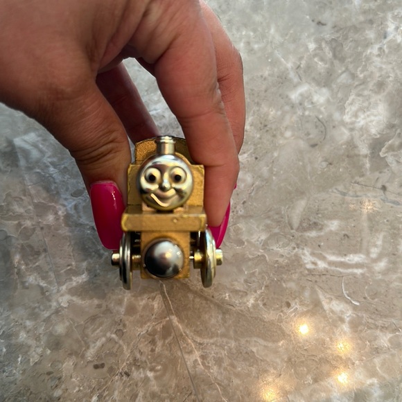Golden limited edition Thomas the train collectible - Picture 5 of 6